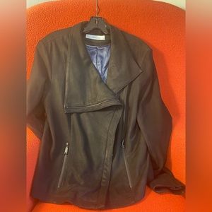T TAHARI LAMB LEATHER JACKET